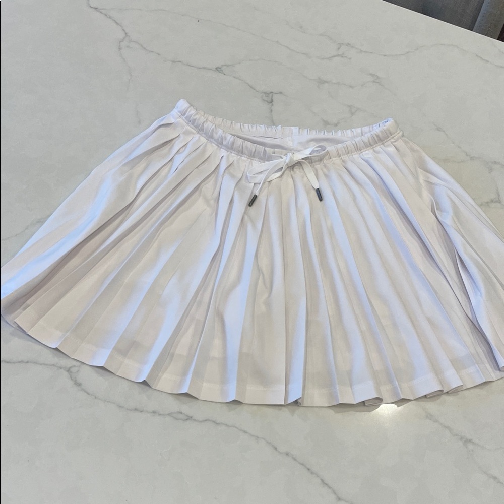 Vuori Clementine White Pleated Skirt
